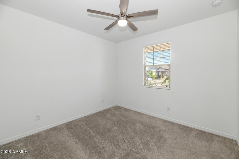 11208 S 52nd Ln-large-015-005-11208 S 52