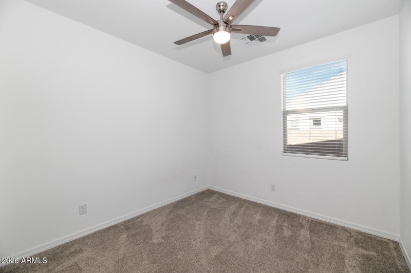 11208 S 52nd Ln-large-019-027-11208 S 52