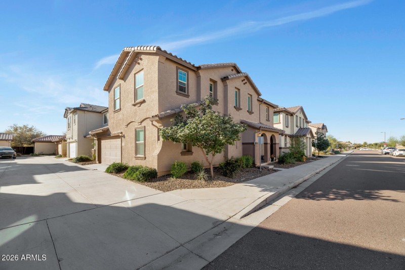 16261 W La Ventilla Way-large-002-011-16