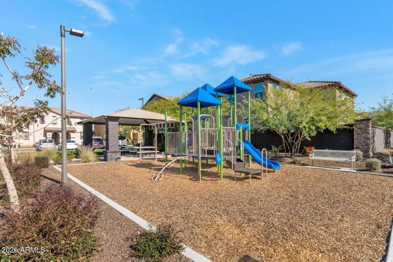 16261 W La Ventilla Way-large-025-025-16