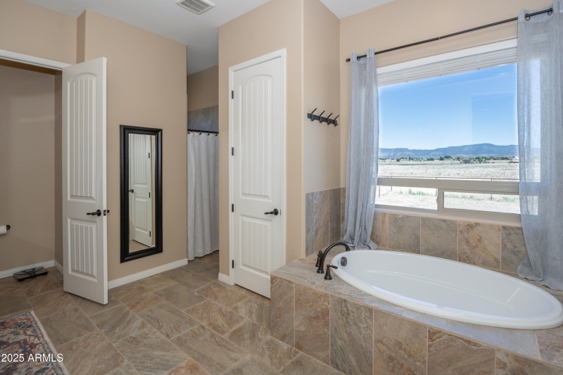 06 Master Bath c
