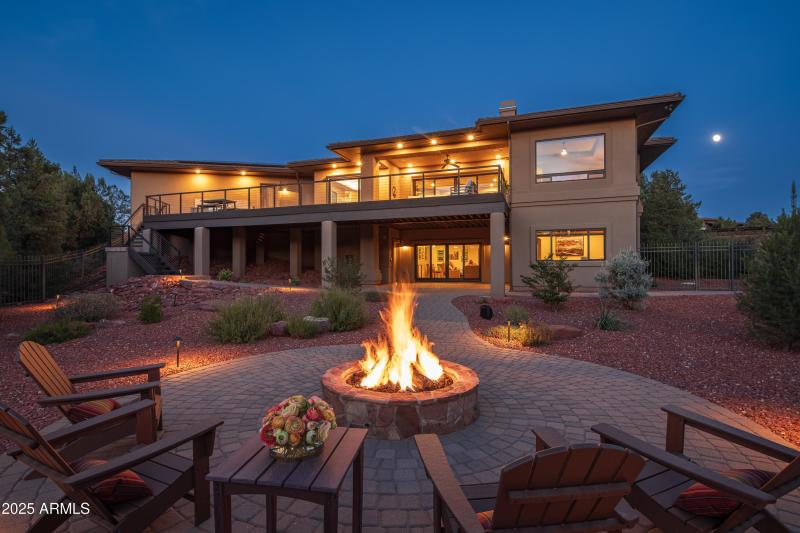 STARGAZING BY THE FIREPIT