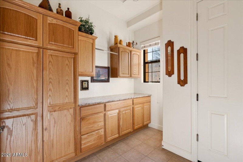 26-Laundry Room Storage