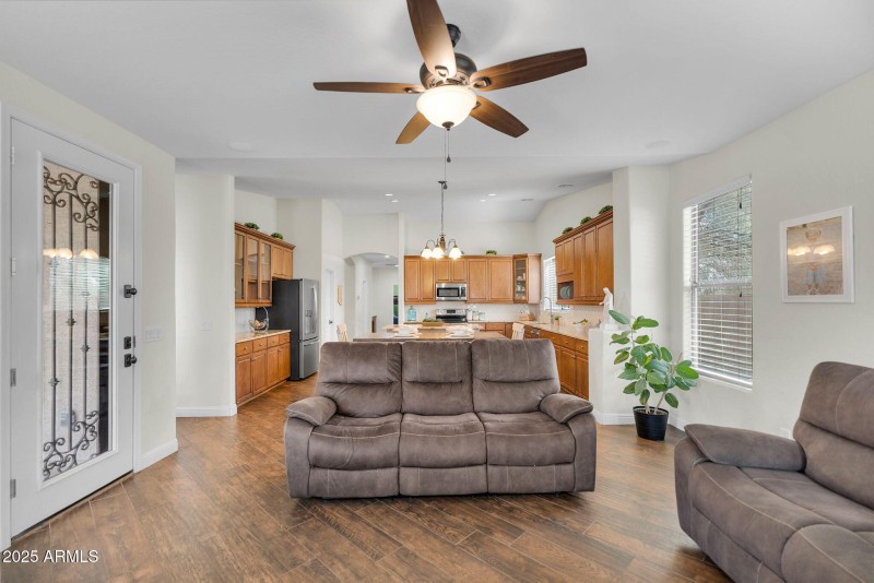 11-web-or-mls-21718 E Cherry Wood Dr-11