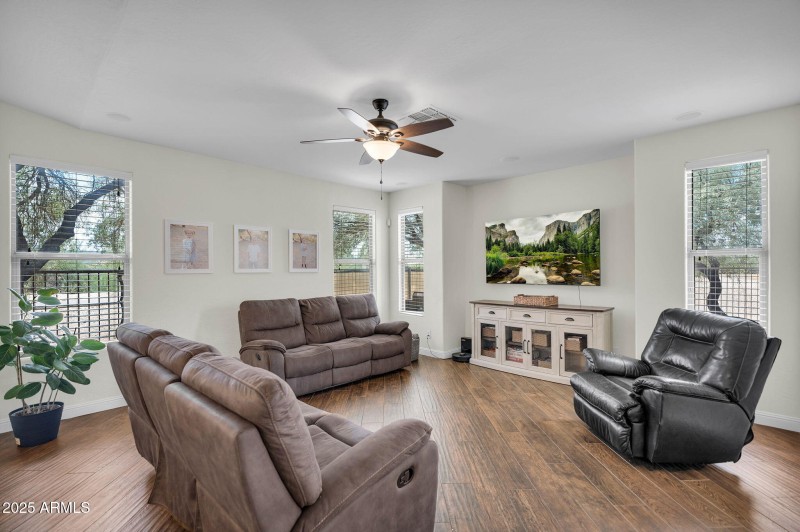 9-web-or-mls-21718 E Cherry Wood Dr-9