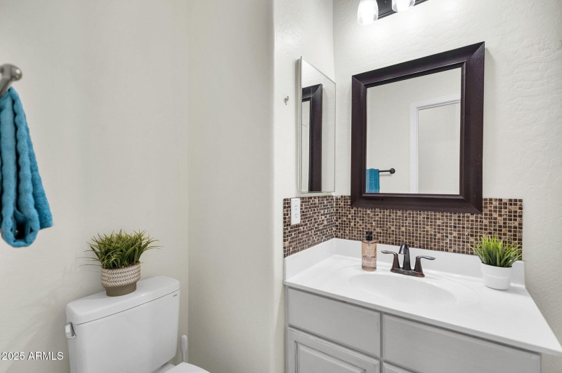 37-web-or-mls-21718 E Cherry Wood Dr-30