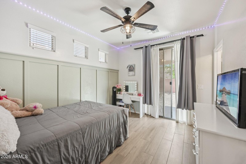 17-web-or-mls-S Bristol-S1008-017