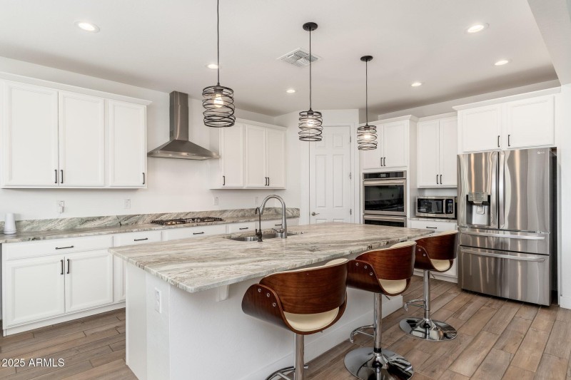 18542 W Seldon Ln - 11