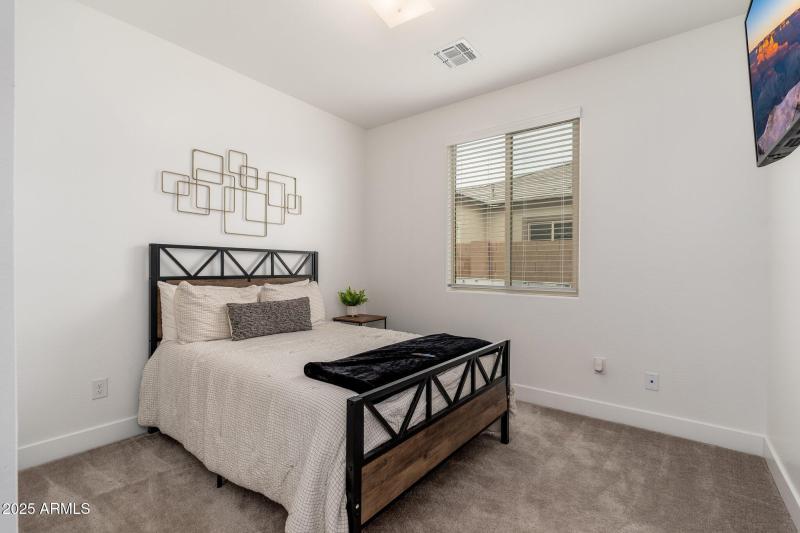 18542 W Seldon Ln - 25