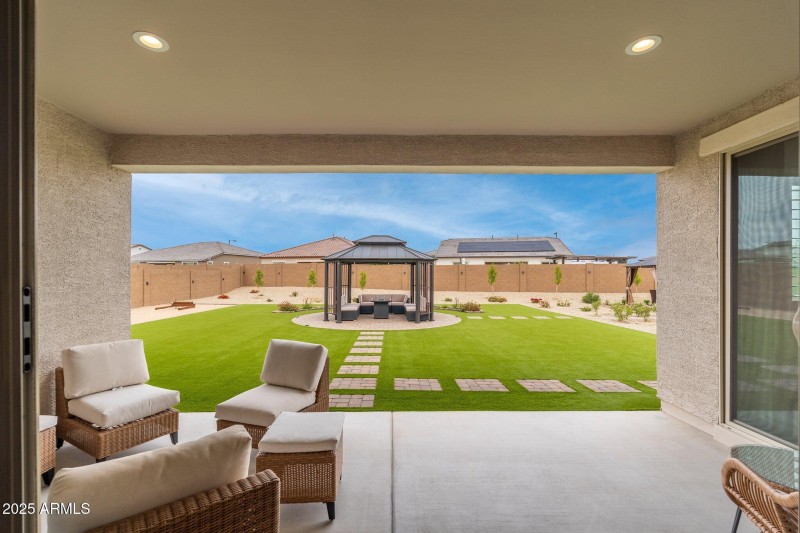 18542 W Seldon Ln - 36