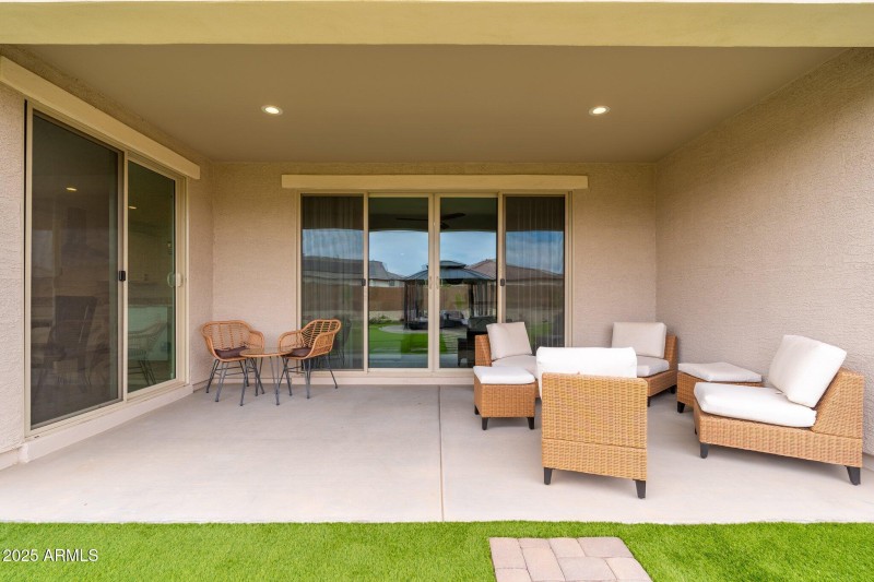 18542 W Seldon Ln - 37