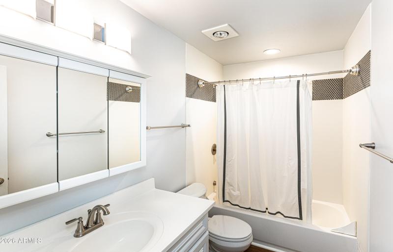 20.Guest Bathroom