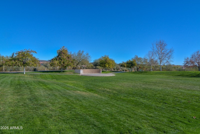 jMountain Vista Club Lawn