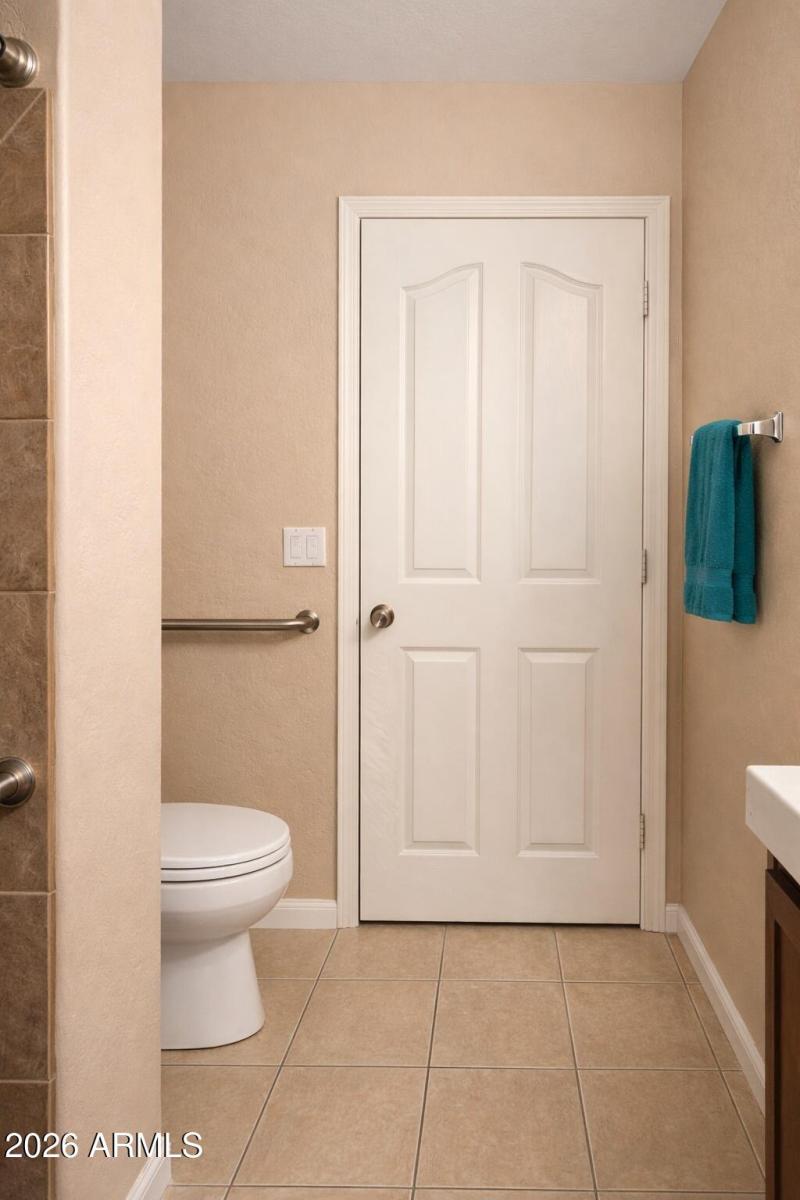 Cozy Jack and Jill bathroom