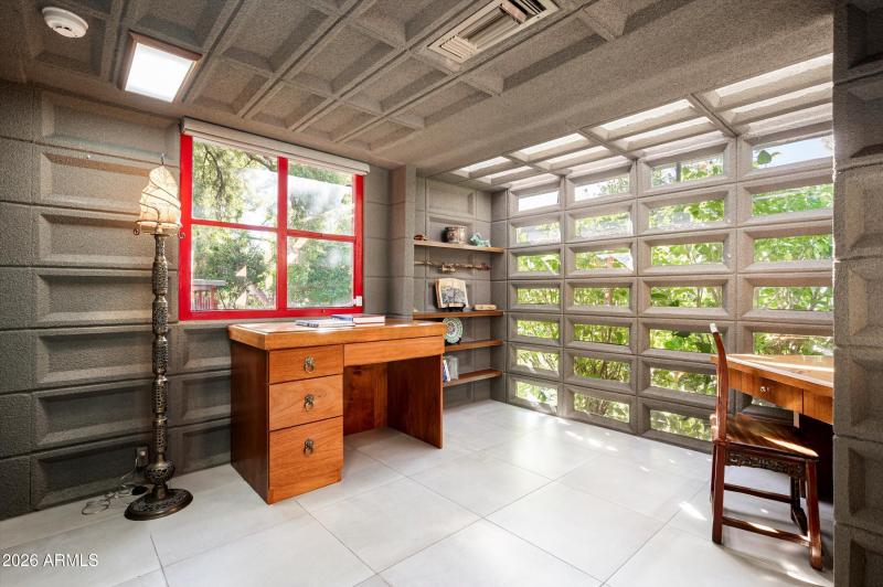 Office Frank Lloyd Wright