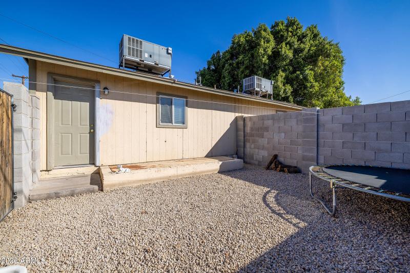 805 North Westwood - Exterior (1)