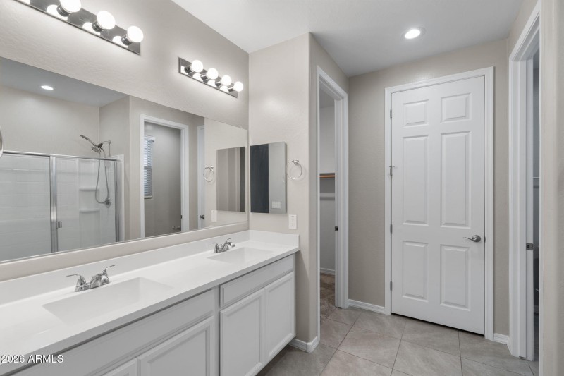 27-web-or-mls-1642 W Hopi Dr-25