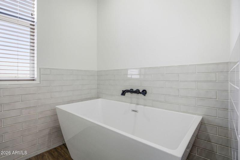 1852W7thSSt-Snowflake-AZ-16