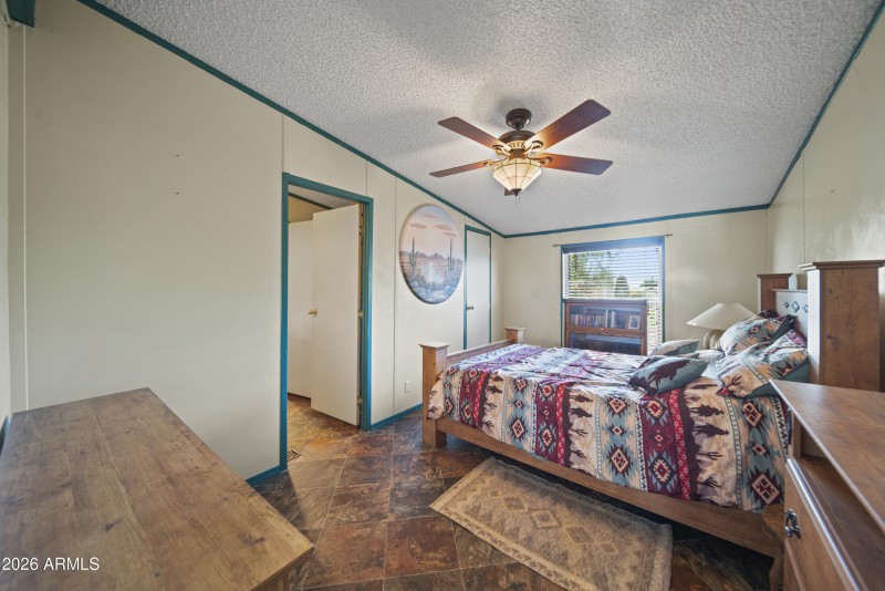 15728 W Prickly Pear00030