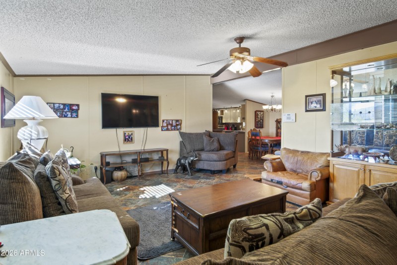 15728 W Prickly Pear00040