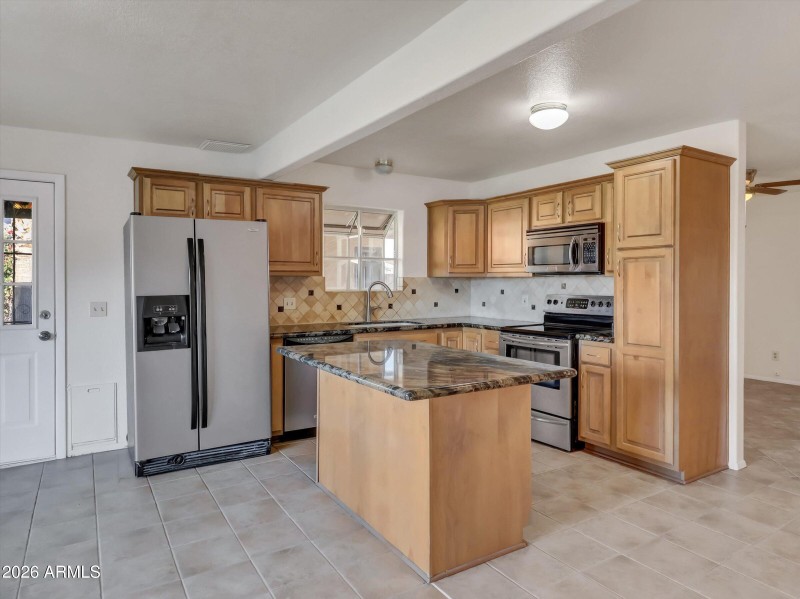 07-1705 E Grandview Road-7