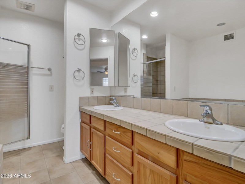 18-1705 E Grandview Road-18