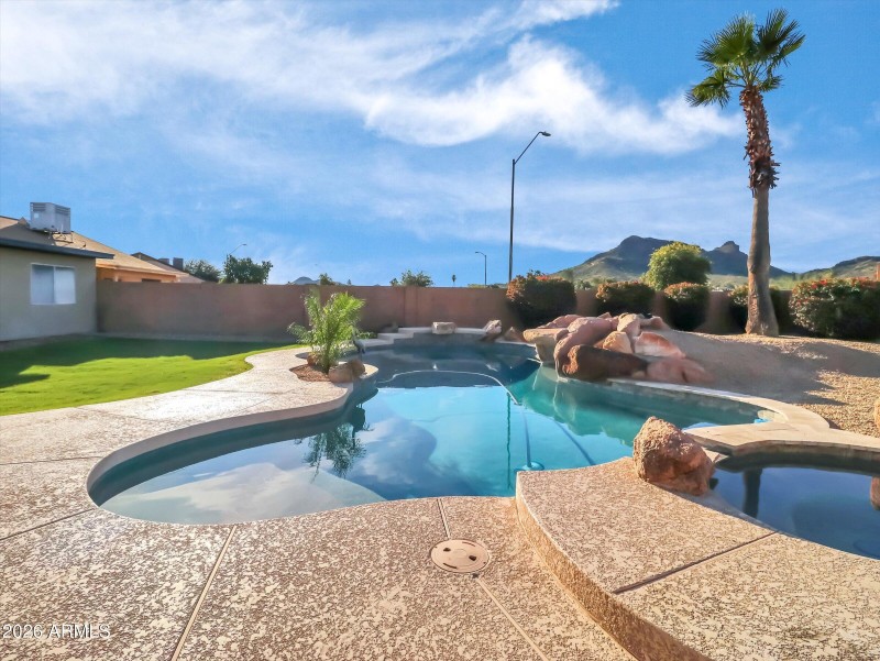 25-1705 E Grandview Road-25