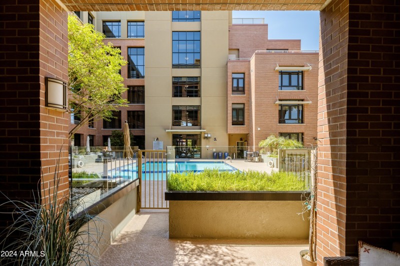 Direct Access to Pool!