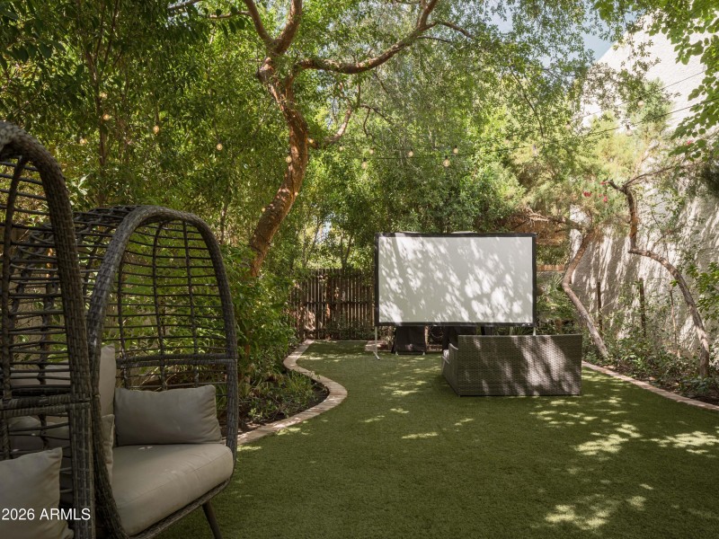 JR36 RPrice Bridgewood Beadle - 0828 WEB