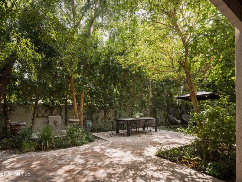 JR36 RPrice Bridgewood Beadle - 0820 WEB