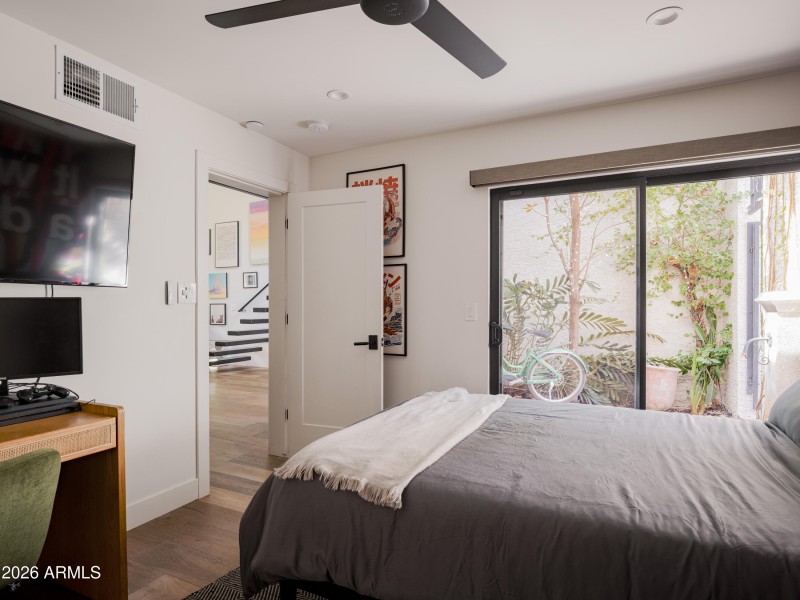 JR36 RPrice Bridgewood Beadle - 0812 WEB