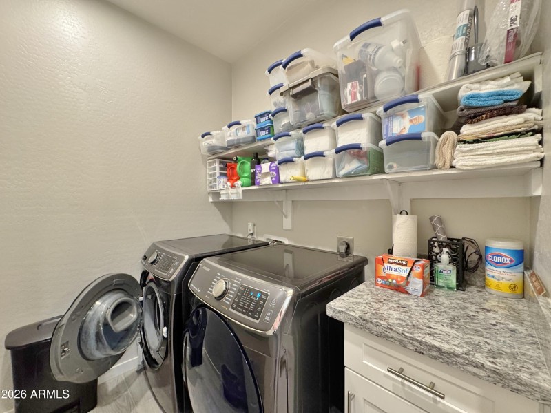 Indoor utility w/washer & dryer