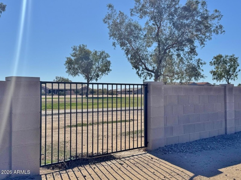 Golf cart access to golf course