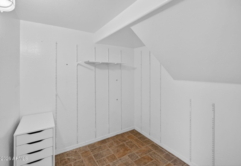 47-web-or-mls-57-W Amsterdam Rd