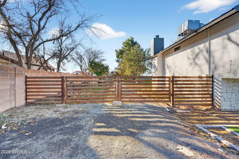 4-web-or-mls-04-E Claxton St