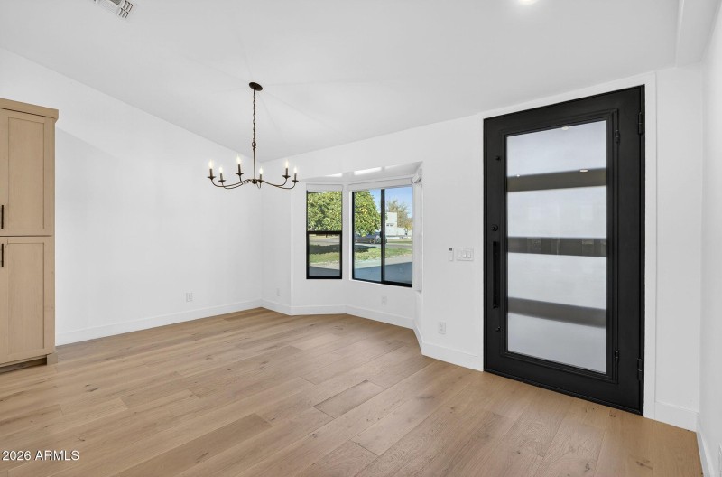 14-web-or-mls-08-E Claxton St