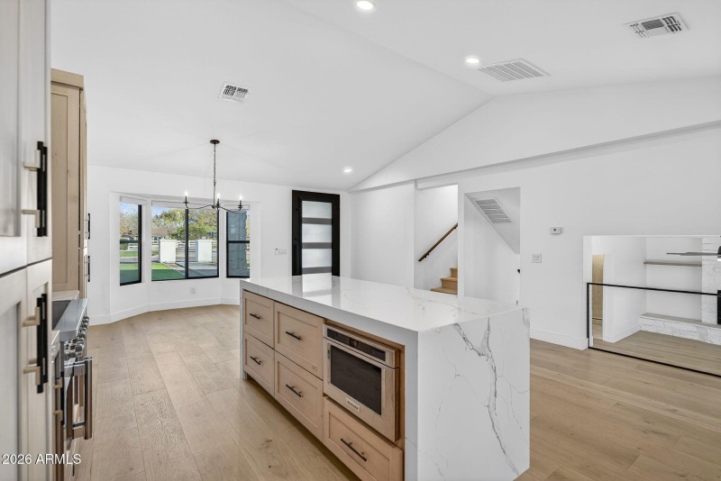 24-web-or-mls-17-E Claxton St