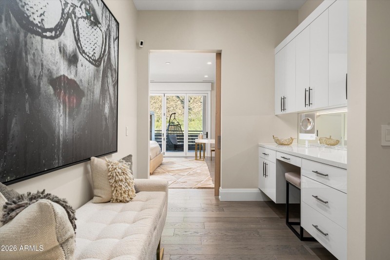 027_Primary Bedroom Sitting Area