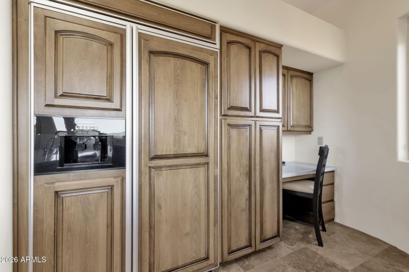 023_Cabinet Front Refrigerator