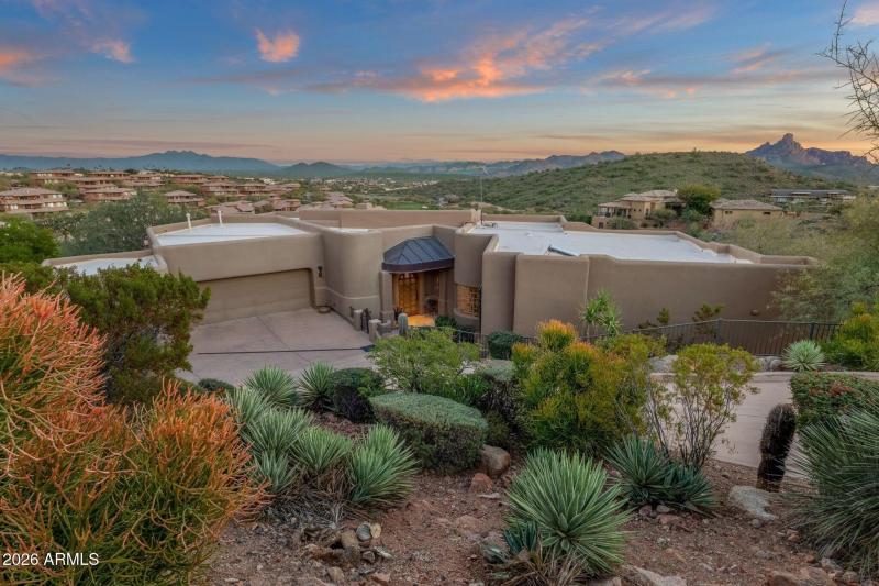 062_View Of Property From Yard