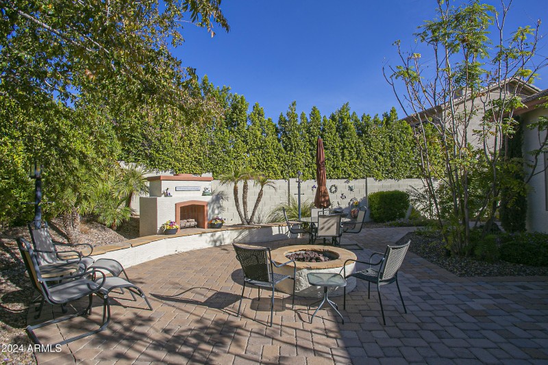 Natural Gas firepit and fireplace