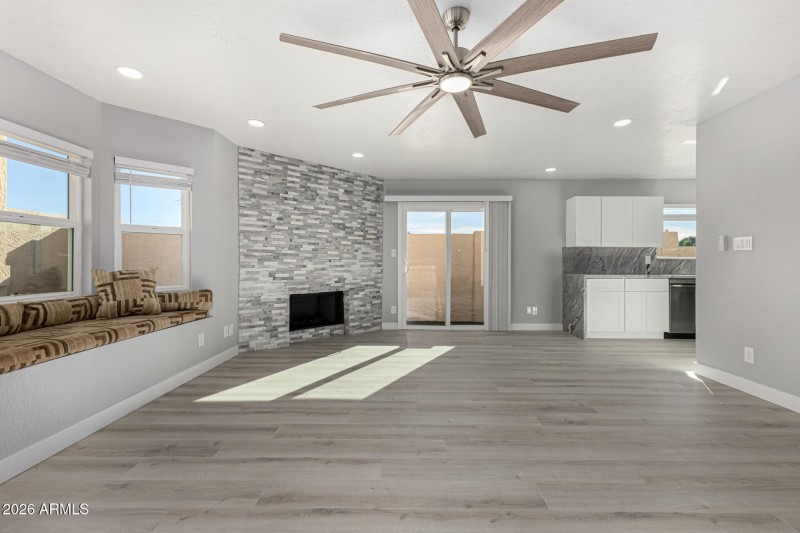 Emerald Scottsdale 10949 E Hope Dr 85259