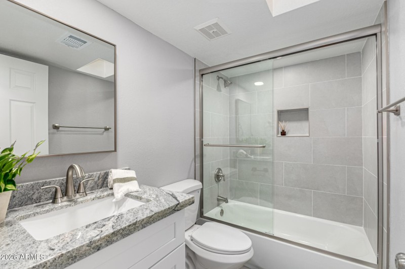 Emerald Scottsdale 10949 E Hope Dr 85259