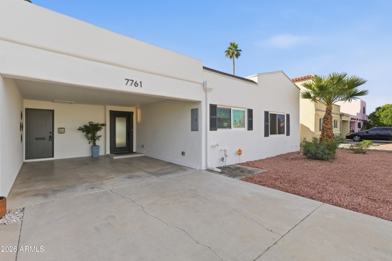 06-7761_E_Chaparral_Rd_25