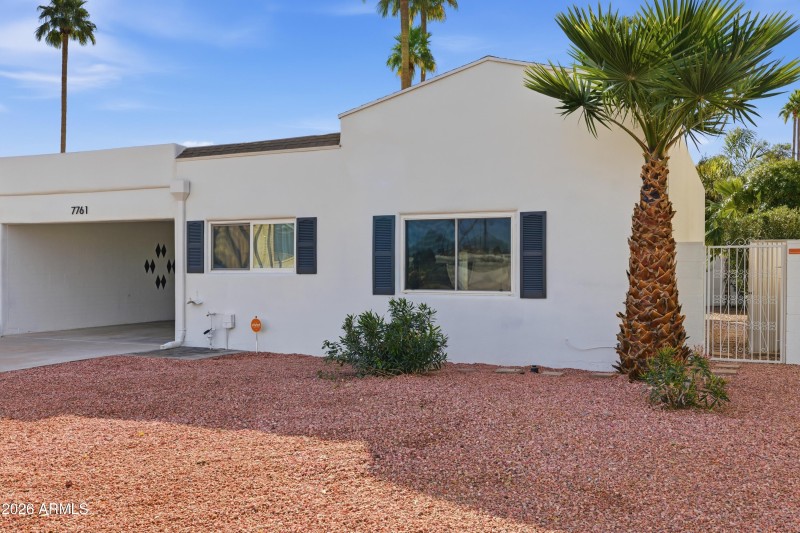 09-7761_E_Chaparral_Rd_26