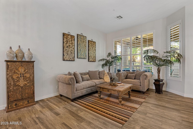 5-web-or-mls-13541-e-thoroughbred-trail