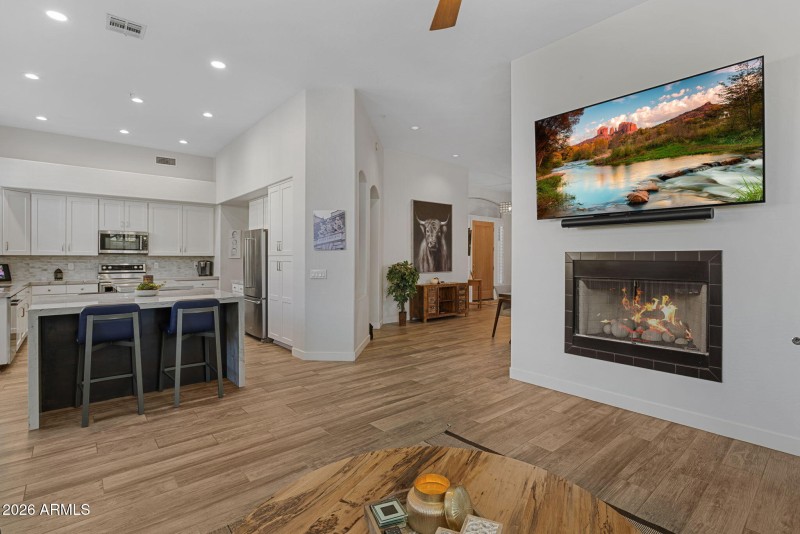 13-web-or-mls-13541-e-thoroughbred-trail