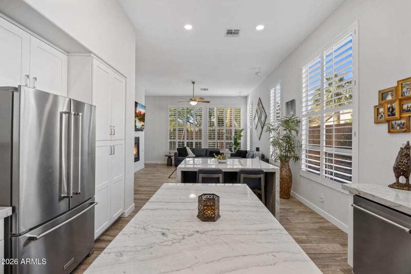 17-web-or-mls-13541-e-thoroughbred-trail