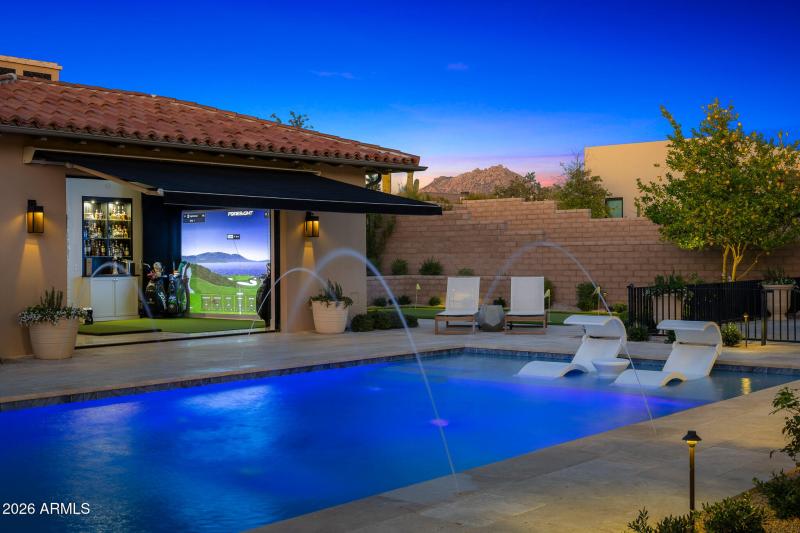 50pool lounge and golf sim