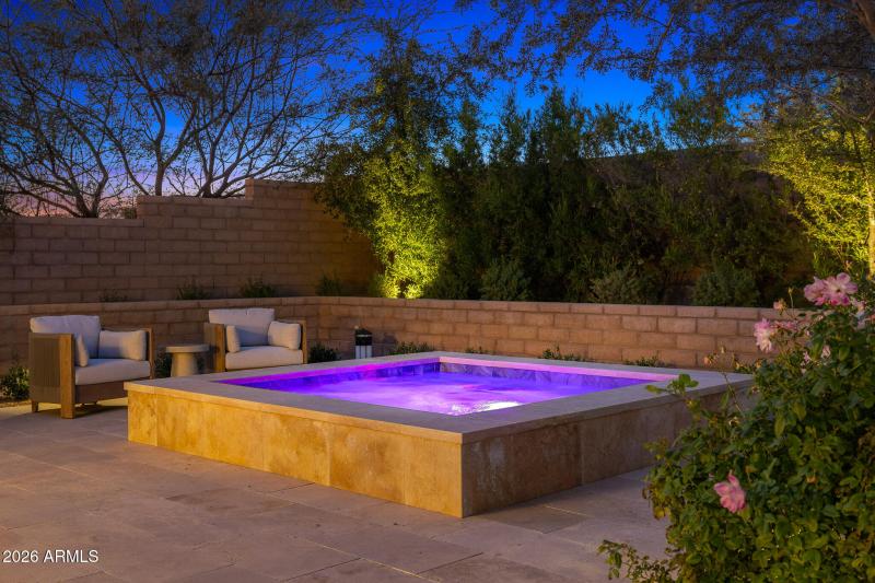 51spa lounge_twilight